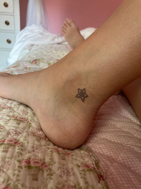 Indie Finger Tattoos, Stick And Poke Ankle Tattoo, Minimalist Stick And Poke Tattoo, Poke Stick Tattoo, Swirl Stick And Poke, Beginner Stick And Poke Tattoo, Good Stick And Poke Tattoos, Turtle Stick And Poke, Cute Stick N Poke Ideas