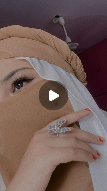 Arabic Hijab Style, Arabic Hijab, April 29, Hijab Tutorial, Hijab Style, Hijab Fashion, Influencer, Color Mixing, On Instagram