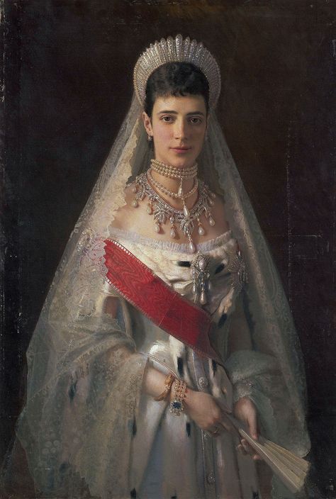 Alexandra Of Denmark, Maria Feodorovna, Russian Jewelry, Alexandra Feodorovna, Queen Alexandra, Romanov Dynasty, Court Dresses, Tsar Nicholas, Romanov Family