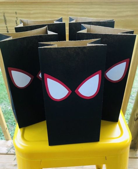 Spiderverse Cake, Super Hero Decorations, Spiderman Party Supplies, Spiderman Into The Spider Verse, Marvel Birthday Party, Superhero Decorations, Marvel Party, Spiderman Theme, Spiderman Birthday Party