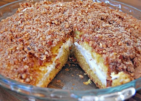 Coffee Cake Filling, Filled Coffee Cake, Cake Cream Filling, Crumb Coffee Cakes, Coffee Cake Recipes Easy, Cake Filling Recipes, Cake Filling, Creamy Coffee, Breakfast Sweets