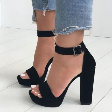 Prom Shoes Black, Shoes Heels Prom, Casual Shoes Women Sneakers, Fancy Heels, Fashion Shoes Heels, Cute Shoes Heels, Shoes Heels Classy, Shoes Outfit Fashion, Heels Outfits