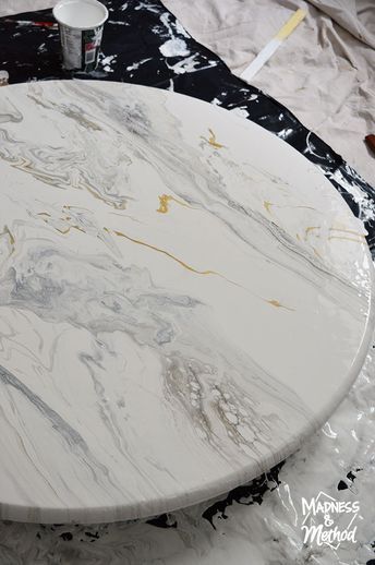 Marble Pour Painting, Diy Marble Table, Paint Videos, Pouring Acrylic Paint, Faux Marble Paint, Countertop Paint, Marble Tables Design, Epoxy Crafts, Diy Table Top