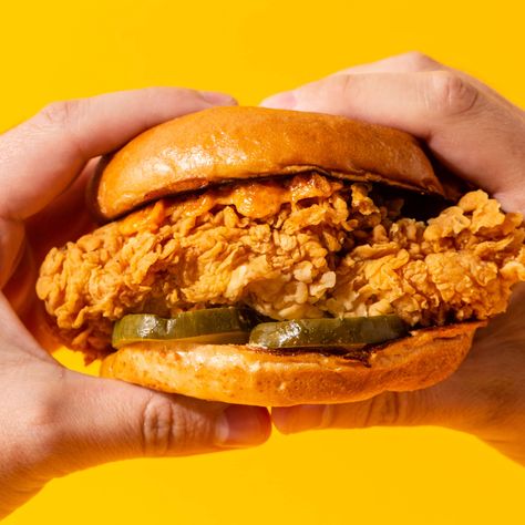 Popeyes Food, Buttermilk Crispy Chicken, Food Fried Chicken, Fried Chicken Sandwiches, Chicken Batter, The Best Fried Chicken, Chicken Filet, Crispy Chicken Sandwiches, Popeyes Chicken