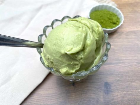 Green matcha ice cream served in a bowl with a spoon. Avocado Ice Cream Recipe, Coconut Ice Cream Recipes, Lime Ice Cream, Low Carb Milk, Sugar Free Ice Cream, Healthy Ice Cream Recipes, Avocado Ice Cream, Green Tea Ice Cream, Matcha Ice Cream