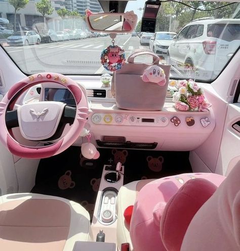 Sanrio Car Aesthetic, Pretty Car Decor, Pastel Car Interior, Coquette Car Interior, Coquette Car Accessories, Kawaii Car Decor, Sanrio Car Decor, Anime Car Decor, Aesthetic Belongings