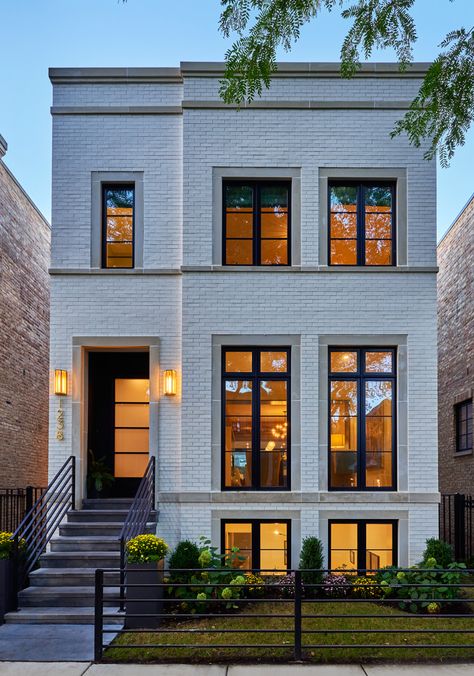 Flat Roof Brick House, White Brick Townhouse, Narrow Townhouse, Contemporary Exterior Homes, Townhome Ideas, Duplex Ideas, Townhouse Exterior, Roof Ideas, Modern Townhouse