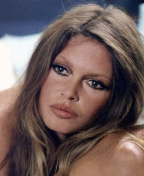 Bardot Makeup, Bridgette Bardot, Bridget Bardot, Seductive Style, Sofia Loren, Vivien Leigh, Model Inspo, Sean Connery, Brigitte Bardot