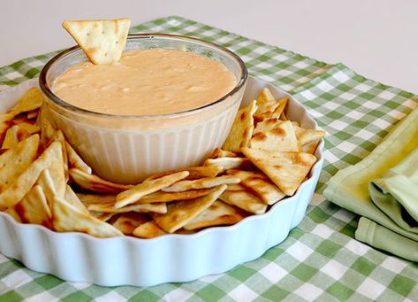 In a 'pinch' for time? This easy dip takes just five minutes to pull together. Offer up that creamy, crabby, cheesy goodness — with just a hint of spice — at your next party. Crab Fondue, Christmas Eve Appetizers, Party Bites, Easy Dip, Fondue Recipes, Crab Dip, Easy Dips, Country Cooking, Dipping Sauce