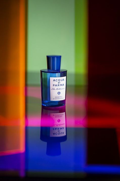 Aqua - Neon Fragrance Photography, Perfume Photography, 타이포그래피 포스터 디자인, Shotting Photo, Cosmetics Photography, Still Life Photos, Niche Perfume, Beauty Products Photography, Cosmetic Design