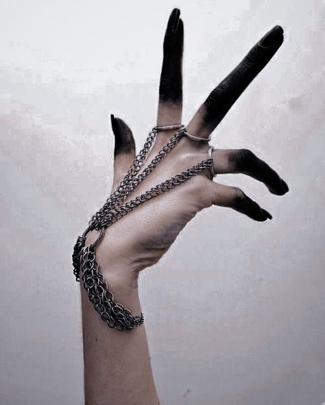 Fingers Aesthetic, Hand Aesthetic, Black Fingers, Vampire Bride, Witches Fingers, Black Claws, Witch Hands, Light Jewelry, Hand Reference