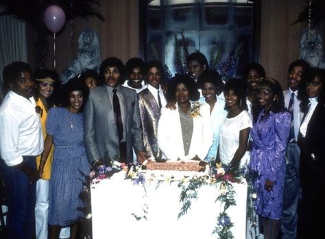 Mj Thriller, Jackie Jackson, Michael Jackson Daughter, Tito Jackson, Jermaine Jackson, Randy Jackson, Surprise Birthday Party, Michael Jackson Pics, Jackson Family