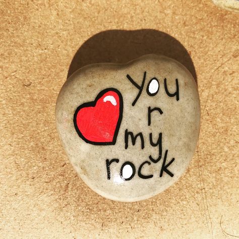 Rock Painting Love Ideas, Rock Painting Ideas For Boyfriend, Rock Painting For Boyfriend, Painted Rocks For Boyfriend, Heart Rock Painting Ideas, I Love You Rock Painting, Heart Shaped Rock Painting Ideas, Rock Art Valentines Day, Heart Shape Rock Painting Ideas