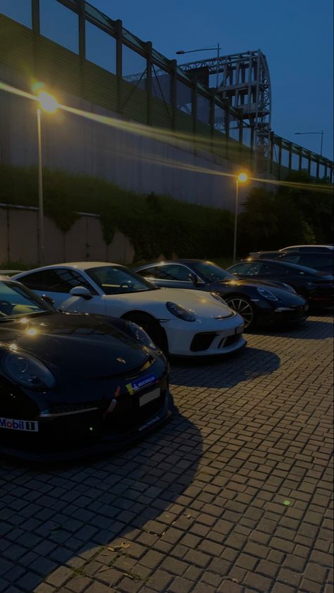 Car Meet Up Aesthetic, Porches Car Aesthetic, Porchse Cars Aesthetic, Car Meets Aesthetic, Porsche Gt3 Rs Aesthetic, Cars Aesthetic Dark, Nice Cars Aesthetic, Cars In Night, Car Meet Wallpaper