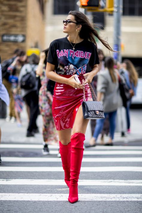 New York Fashion Week Street Style Red Thigh High Boots, Outfits New York, New York Fashion Week Street Style, Otk Boots, Cooler Look, Red Boots, Looks Street Style, Kris Jenner, Spring Street Style