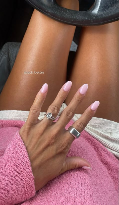 Like Pink Nails, Clean Girl Nails Summer, Short Nail Designs Summer Latest Trends, Clean Girl Summer Nails, Nails With Tan Skin, Summer Clean Nails, Nail Ideas For Tan Skin, Nail Pink Ideas, Nails For Silver Jewellery