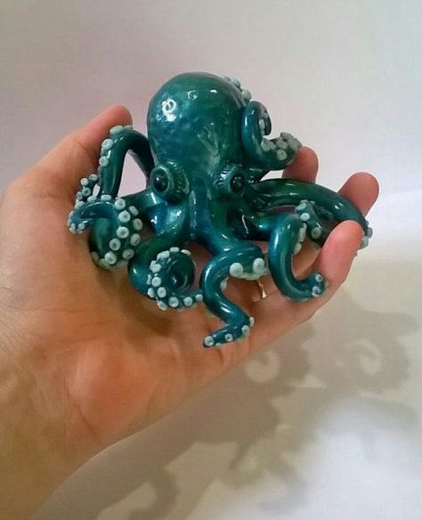 Octopus Made Out Of Clay, Clay Art Octopus, Octopus Pinch Pot, Octopus Pottery Ideas, Diy Clay Octopus, Octopus Ceramics Pottery, Jellyfish Clay Sculpture, Clay Octopus Cute, Octopus Sculpture Clay