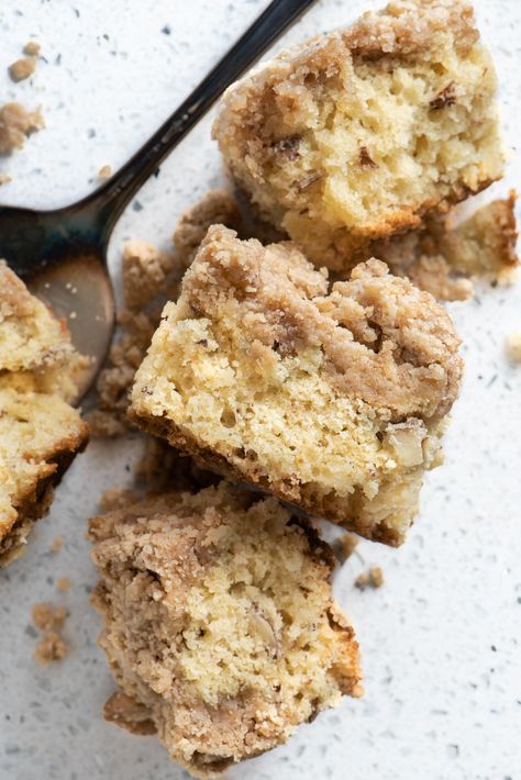 Streusel Chai Coffee Cake Buttermilk Coffee Cake, Raspberry Coffee Cakes, Almond Coffee Cake, Cream Cheese Coffee Cake, Easy To Bake, Chai Coffee, Fresh Breakfast, Cinnamon Coffee Cake, Sour Cream Coffee Cake