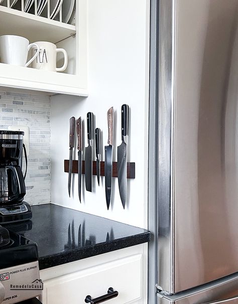 Wall Knife Holder, Magnetic Knife Block, Knife Holder Ideas, Knife Magnet Strip Kitchen, Kitchen Knife, Under Cabinet Knife Storage, Kitchen Knife Storage Ideas, Kitchen Countertop Trends, Knife Magnet