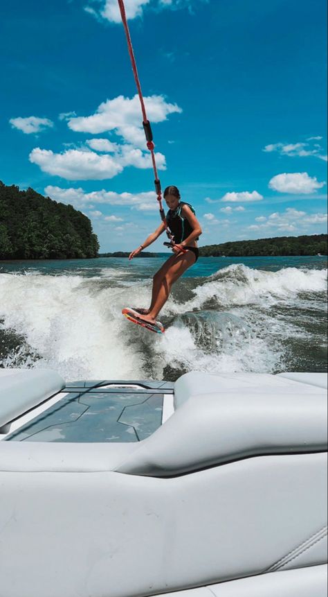 Water Sports Aesthetic, Wake Boarding, Wake Board, Wakesurfing Boats, Wake Surf Boards, Wake Surfing Pictures, Wakesurf Boards, Cute Beach Pictures, Summer Boats