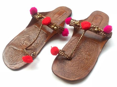 Copper Kolhapuri Chappals with Pom Pom Balls and by Enhara on Etsy Desi Footwear, Wedding Shoes Boho, Alphabet Pendent, Punjabi Shoes, Kolhapuri Chappals, Indian Sandals, Boho Heels, Unisex Sandals, Anarkali Frock