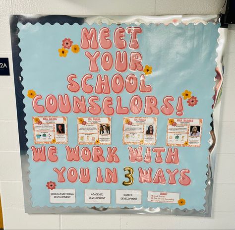 How school counselors work with you! School Counselor Bulletin Boards Elementary, Meet Your Counselor Bulletin Board, School Counseling Door Decor, School Counselor Bulletin Boards Welcome, Meet The Counselor Bulletin Board, School Social Worker Bulletin Board, High School Counselor Office Decor Ideas, School Counselor Bulletin Board Ideas, School Counselor Door Decorations