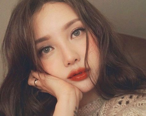 Pony park hye min make up♡*★*♡ Dark Ulzzang, Pony Makeup, Korean Makeup Tips, Festival Make Up, Asian Makeup Looks, Korean Makeup Look, Korean Makeup Tutorials, Ulzzang Makeup, Beauty Make-up