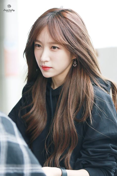 180820 GMP departure #exid #hani 2nd Generation Kpop, Ahn Heeyeon, Ahn Hani, Hani Exid, Exid Hani, Kise Ryouta, Hair Inspiration Long, Private Life, Kpop Idols