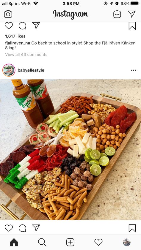 Mexican Chacutery Board Ideas, Mexican Snack Board, Mexican Charcuterie Board Party, Mexican Chacutery Board, Mexican Botanas, Charcuterie Board Ideas Mexican, Mexican Dessert Charcuterie Board, Mexican Snack Charcuterie Board, Charcuterie Board Mexican