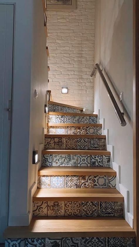 Closed Stairs Ideas, Indoor Stairs Ideas Small Spaces, Steps Wall Design Interior Stairs, Step Decoration Staircases, Stairs Behind Fireplace, Duplex Stair Wall Design, Stairs In Garage, Staircase Side Wall Design, Staircase Decor Ideas Indian