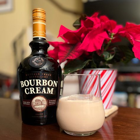 Whiskey Wednesday – Buffalo Trace Bourbon Cream – BREWPUBLIC.com Bourbon Mixed Drinks, Irish Cream Drinks, Buffalo Trace Bourbon, Mint Shake, Bourbon Sour, Bourbon Cream, Liqueur Drinks, Bourbon Recipes, Bourbon Drinks