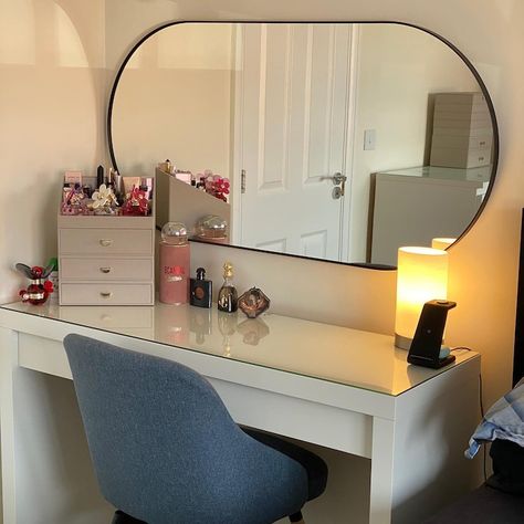 Ikea Malm Glass Top, Lindbyn Mirror Ikea, Ikea Dressing Table Ideas, Vanity Ideas Bedroom Ikea, Ikea Lindbyn Mirror, Dressing Table Mirror Ideas, Ikea Vanity Ideas, Ikea Room Decor, Malm Table