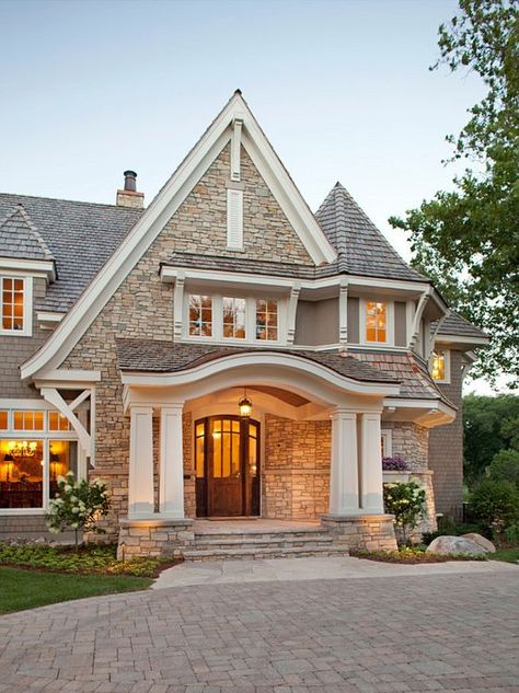 house entrance designs exterior Interior Design Dining Room, Exterior Stone, Brick And Stone, Stone House, House Goals, Pretty House, Home N Decor, Dining Room Design, House Inspo