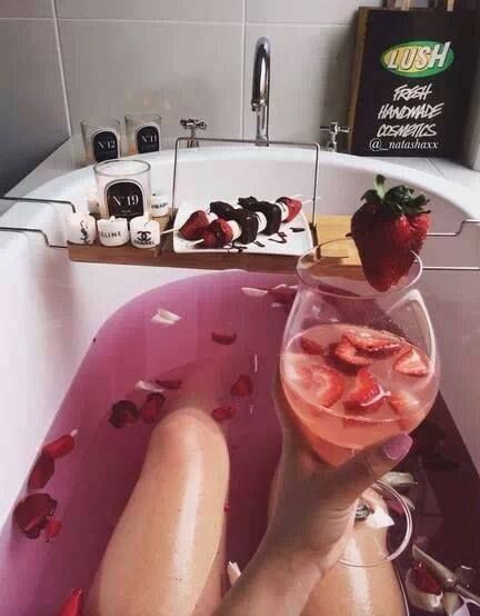 bath, strawberry, and pink image I Need Vitamin Sea, Dream Bath, Taking A Bath, Relaxing Bath, Bath Bomb, Bath Time, Luxury Life, Spa Day, Me Time