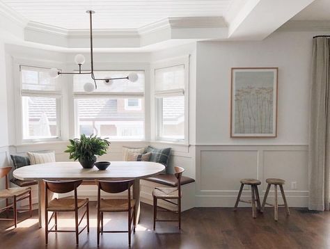 Going back through my #crappyiphonepicsaremyjam to try and pick out the best of the bunch. This breakfast nook pic from #clientwestcoastisthebestcoast made the cut. // #amberinteriorsdoesabook // Eat In Kitchen Bay Window, Floating Banquette Seating In Kitchen, Bay Window Banquette Seating In Kitchen, Bay Window Eating Nook, Banquette Bay Window, Amber Lewis Dining Room, Bay Window Dining Area, Window Banquette, Bay Window Banquette