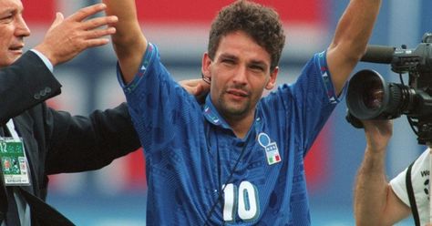 Roberto Baggio, Michel Platini, Sporting Legends, Cr7 Messi, Legends Football, Soccer Event, Football Legends, Best Football Players, Foot Ball