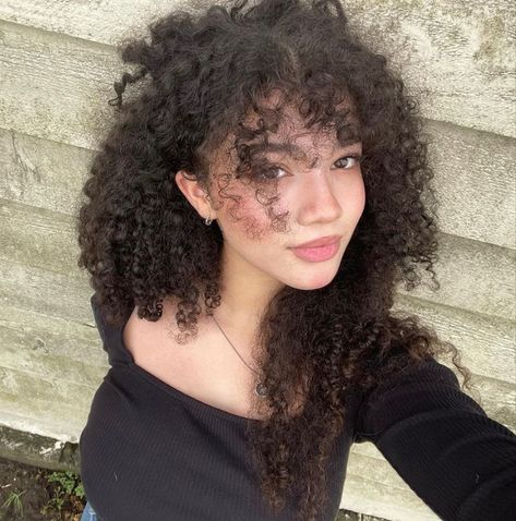 malia baker Ilmu Ekonomi, Curly Hair Inspiration, Curly Girl Hairstyles, Dream Hair, Long Curly Hair, Curly Girl, Long Curly, Afro Hairstyles, Aesthetic Hair