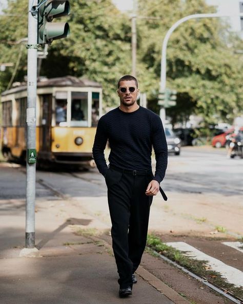 Simone Sussina, Simone Susinna, Italian Mens Fashion, David Beckham Style, Black Outfit Men, Masculine Style, Masculine Men, Mens Casual Dress Outfits, Street Fashion Men Streetwear