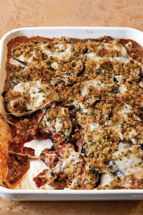 I Can’t Stop Making Ina Garten’s Rule-Breaking Eggplant Parm | Kitchn Roasted Eggplant Parmesan, Slushy Recipes, Best Ina Garten Recipes, Eggplant Parm, Ina Garten Recipes, Eggplant Dishes, Roasted Eggplant, Parmesan Recipes, Roast Eggplant