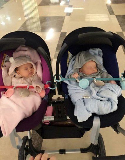 Twins Mommy, Baby Twins, Ulzzang Kids, Cute Twins, Newborn Twins, Korean Babies, Twin Mom, Foto Baby