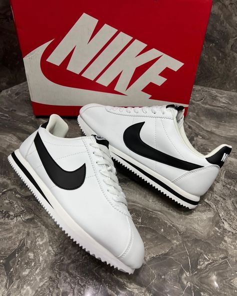 Tenis Nike Cortez, Tenis Aesthetic, Cortez Shoes, Estilo Cholo, Cholo Style, Basic Shoes, Preppy Shoes, Pretty Shoes Sneakers, Jordan Shoes Retro