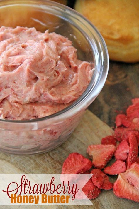 Whipped Strawberry Honey Butter Strawberry Honey Butter, Whipped Strawberry Butter, Strawberry Honey, Honey Butter Recipe, Strawberry Butter, Dried Fruit Snacks, Homemade Frosting, Freeze Dried Strawberries, Dried Strawberries