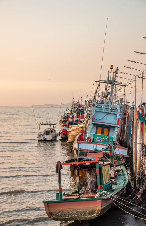 Seaside Moodboard, Fisherman Boat, Fishing Boats For Sale, Thailand Tourism, Horizon Landscape, Travel Tropical, Sea Ship, Boat Drawing, Beach Boat