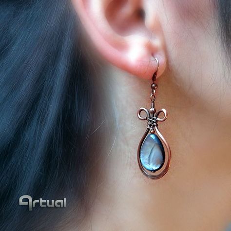 Wire Earrings Handmade, Hammered Copper Earrings, Stone Bead Jewelry, Wire Wrap Jewelry Designs, Bijoux Fil Aluminium, Earrings Ideas, Earrings Wire, Earring Ideas, Handmade Wire Jewelry