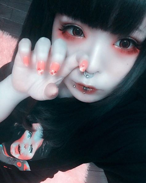 Instagram photo by 空亜 • Nov 21, 2015 at 6:15 AM Kei Visual, Kawaii Makeup, Yami Kawaii, Nail Patterns, Cosplay Makeup, Costume Makeup, Creepy Cute, Kawaii Girl, Everyday Makeup