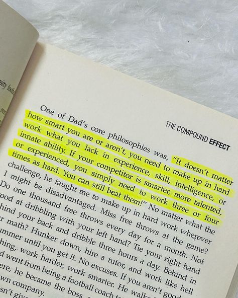 ✨“The Compound Effect” is a powerful guide to achieving success through the principles of consistency and small daily improvements. The book argues that success is not the result of big, dramatic actions, but rather the accumulation of small, consistent efforts over time. Drawing on personal anecdotes and research, it demonstrates how small changes in habits, behaviors, and mindset can lead to significant results in various aspects of life, including health, finances, relationships, and caree... Compound Effect Quotes, The Compound Effect Book, Power Of Compounding, The Compound Effect, Compound Effect, Creative Life Hacks, Aspects Of Life, Time Drawing, Self Inspirational Quotes