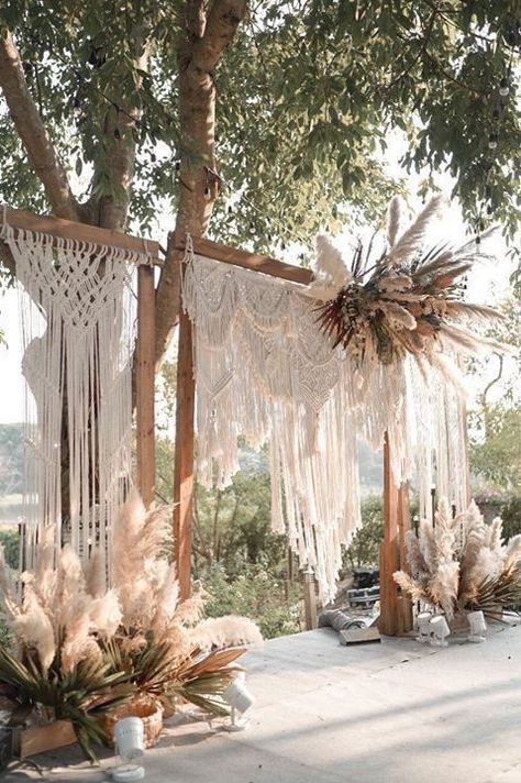 Macrame Theme Party, Boho Wedding Macrame, Boho Wedding Backdrops, Bohemian Wedding Decorations Outdoor, Boho Theme Wedding Decor, Boho Lobby, Crochet Outdoor, Bohemian Wedding Backdrop, Organizers Diy