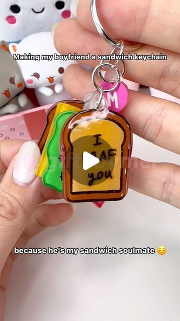 Cute Easy Crafts To Sell, How To Make A Keychain, Quick Crafts To Sell, Teenage Crafts, Cute Crafts For Teenagers, Mini Breads, Easy Crafts To Sell, Love Keychain, Mini Sandwiches