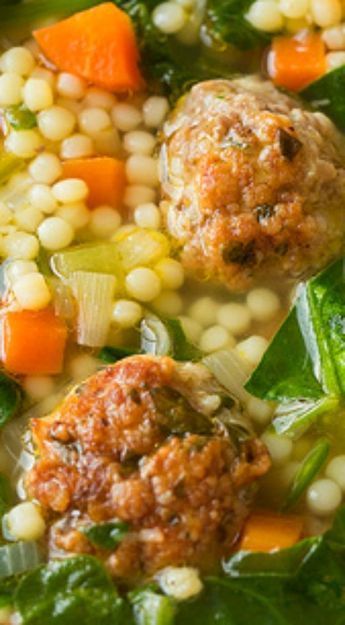 Italian Wedding Soup ~ This soup is amazing... It’s packed with fresh flavors and the meatballs just make this soup sing Slow Cooker Soup Recipes Easy, Resep Pasta, Vegetarian Soup Recipes, Diner Recept, Wedding Soup, Soup Recipes Slow Cooker, Food Soup, Cooking Classy, Soup And Sandwich