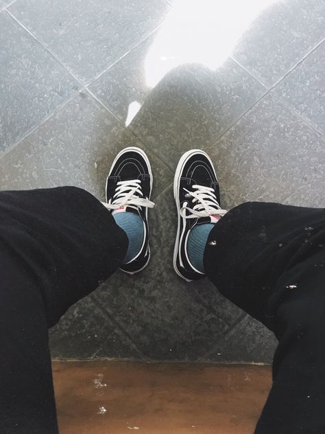 Vans Sk8 Low Outfit Men, Top Outfits Aesthetic, Vans Ootd, Vans Shoes Outfit, Outfit Vans, Vans Shoes Fashion, Vans Low Top, Vans Sk8 Low, Sk8 Low